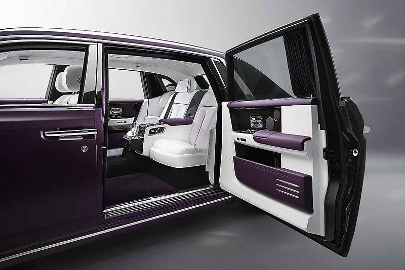 Rolls-Royce Phantom.