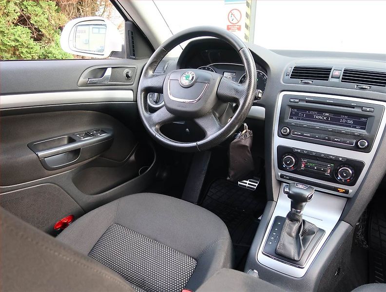 Škoda Octavia (2011) 2.0 TDI, 4X4, Automat - fotka 7 z 19