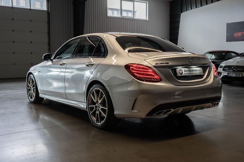 Mercedes-Benz Třídy C C43 AMG BITURBO 4MATIC 270 kW  - fotka 5 z 55