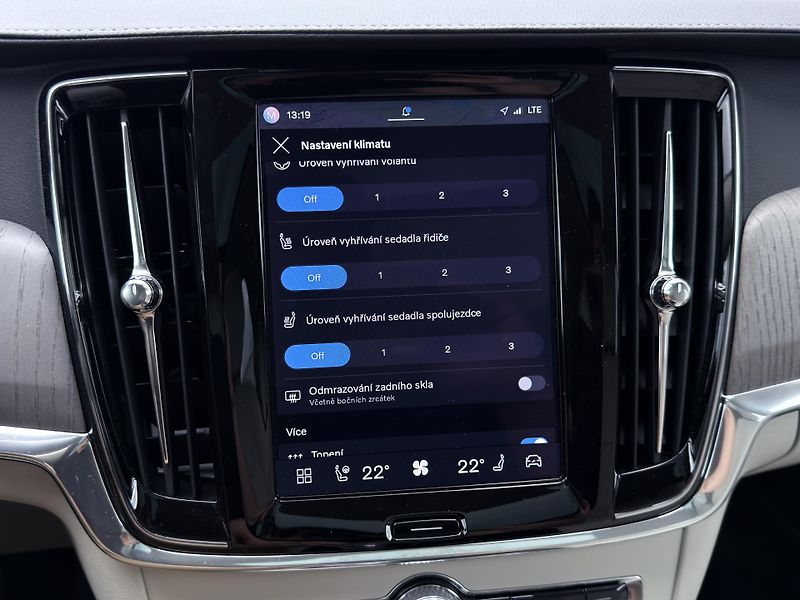 Volvo V90 T8 AWD ULTRA *VZDUCH* + kola - fotka 53 z 60