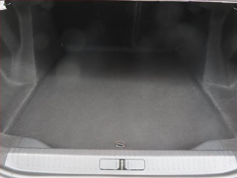 Citroën C4 X (2023) Feel Pack 1.2 PureTech - fotka 14 z 15