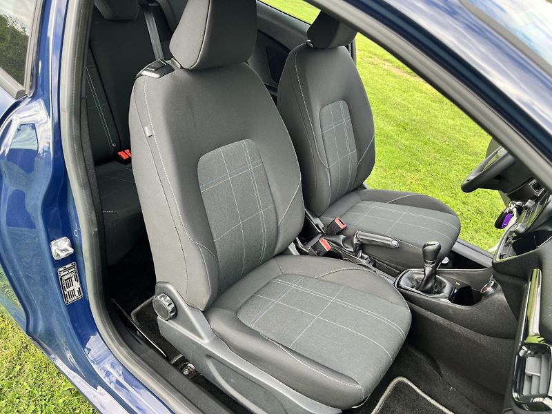 Ford Fiesta 1,1 52KW,KLIMA,HL.PRUHů,78TKM - fotka 18 z 41