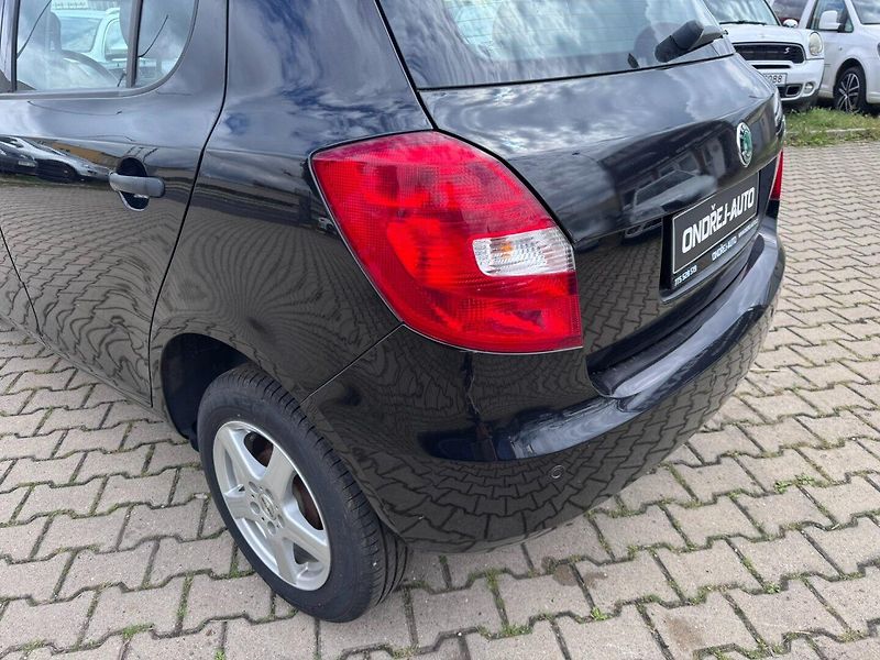Škoda Fabia (2010) 1,4i 16V 63 KW 2.MAJ KILOMETRY - fotka 13 z 50