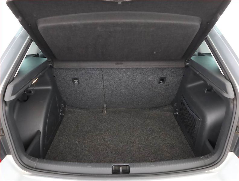 Škoda Rapid (2014) Spaceback 1.2 TSI, ČR,1.maj - fotka 16 z 16