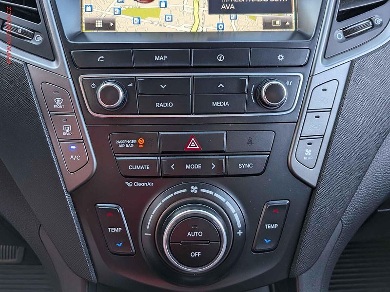 Hyundai Santa Fe (2016) 2.2 CRDi 4WD, 1.maj,ČR, AT - fotka 19 z 26
