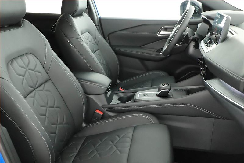 Nissan Qashqai (2025) 1.3 DIG-T MHEV, TEKNA, DPH - fotka 17 z 19