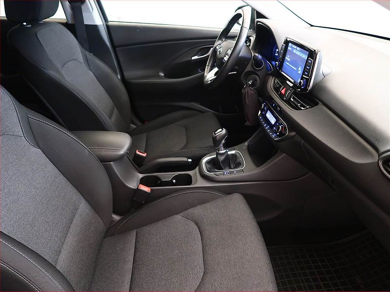 Hyundai i30 (2020) Family 1.5 DPI, Serv.kniha - fotka 9 z 17