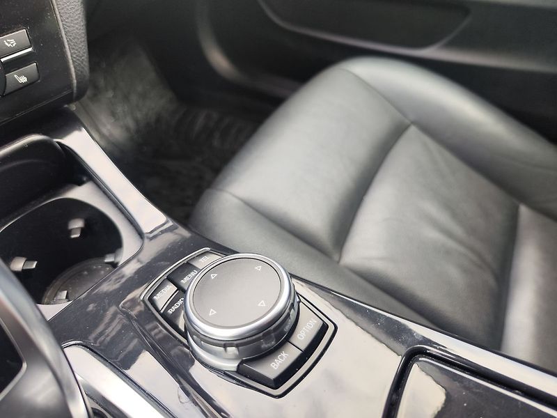 BMW Řada 5 520d/140kW xDrive 8AT - fotka 22 z 32