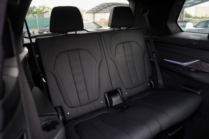 BMW X7 40d xDrive/Mpaket/AT9/22/340PS - fotka 40 z 50