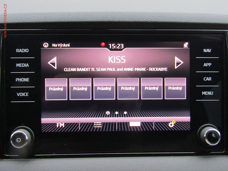 Škoda Karoq (2018) 2.0 TDi 4x4, ČR, Style, navi - fotka 12 z 18