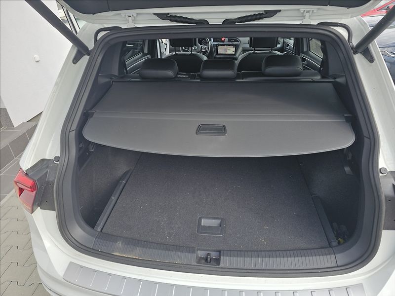 Volkswagen Tiguan Allspace 2,0TDi176KW R-Line Webasto - fotka 35 z 51