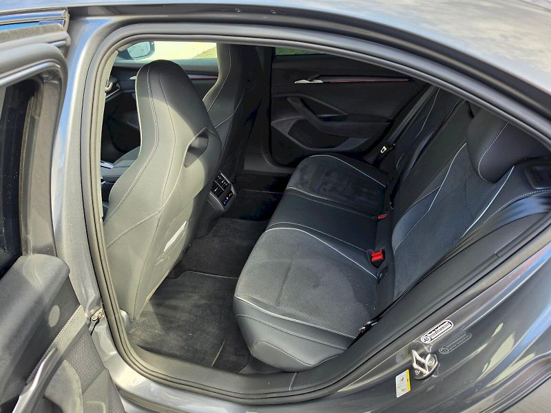 Škoda Superb (2025) Sportline 2,0 TDI 110 kW DSG - fotka 24 z 34