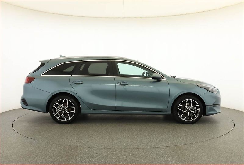 Kia Ceed (2025) 1.5 T-GDI - fotka 6 z 21