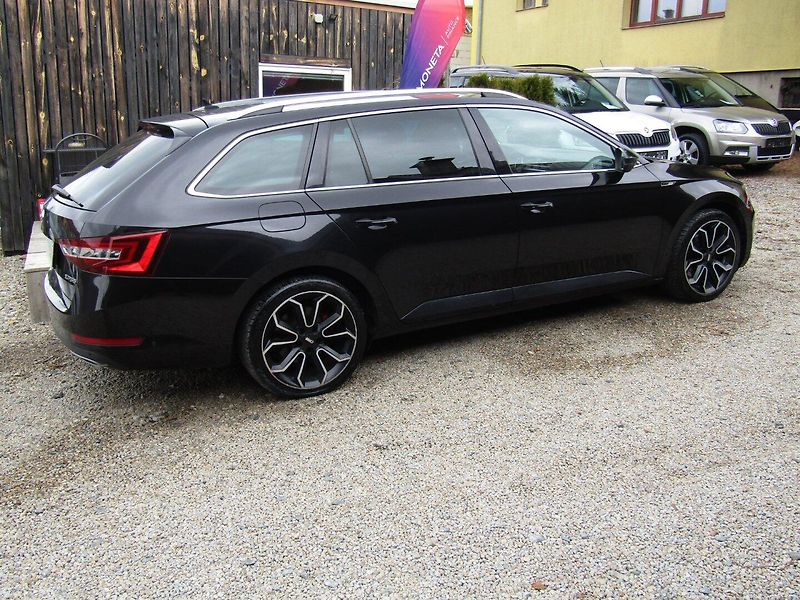 Škoda Superb (2015) 2.0 TDI 140kW DSG SPORT LINE - fotka 10 z 46
