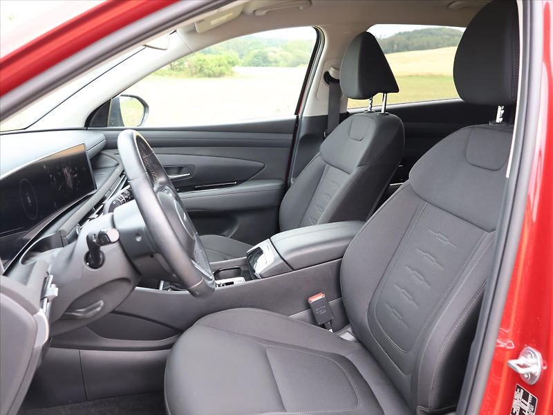 Hyundai Tucson 1,6 T-GDI 117kW AWD Style DPH - fotka 10 z 31