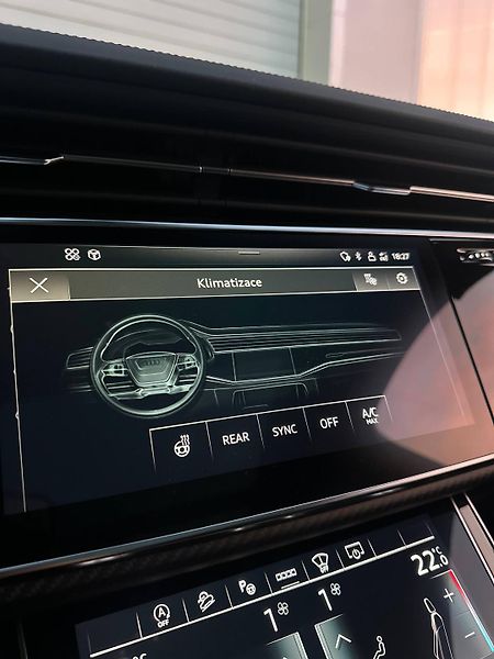 Audi Q7 (2024) S-LINE QUATTRO V ZÁRUCE 360 - fotka 32 z 39