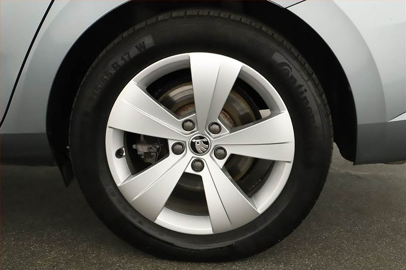 Škoda Superb (2017) 1.8 TSI, Automat, Navi - fotka 18 z 18