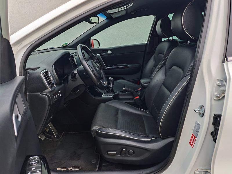 Kia Sportage (2016) 1.6 T-GDi GT-line AWD 130kW - fotka 14 z 43