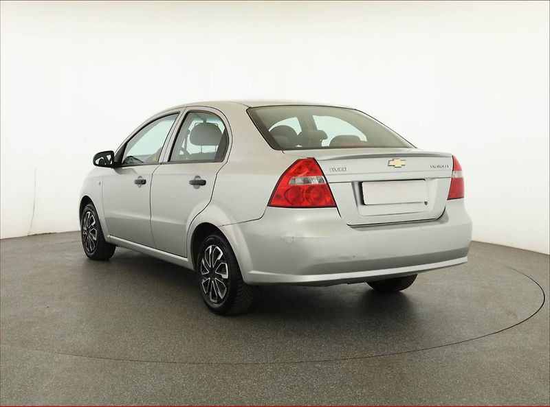 Chevrolet Aveo (2010) 1.2 i 16V, Serv.kniha, Klima - fotka 4 z 11