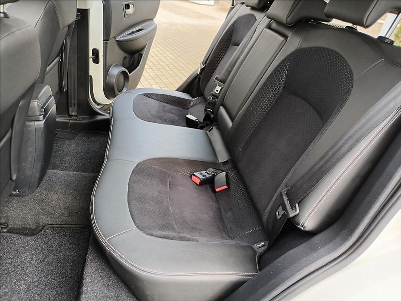 Nissan Qashqai 2,0 dCi 110 kW Automat,4X4,TZ - fotka 17 z 40