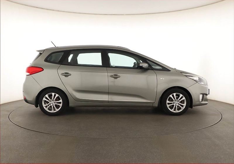 Kia Carens (2013) 1.7 CRDi, nová STK, Tažné - fotka 6 z 18