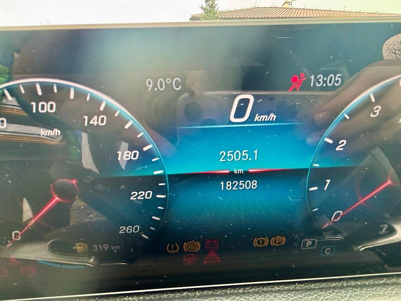 Mercedes-Benz GLB GLB 250 4M AMG 2.0 /165kW - fotka 9 z 12