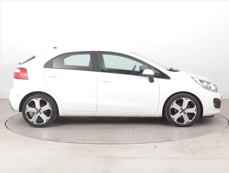 Kia Rio (2013) 1.25 CVVT, Serv.kniha - fotka 6 z 16