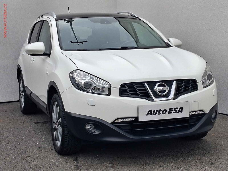 Nissan Qashqai (2012) 2.0 4x4, Tekna, xenon, navi - fotografie inzerátu