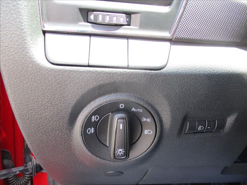 Škoda Fabia 1,0 TSI, klima,servis,DPH,CZ, - fotka 17 z 21