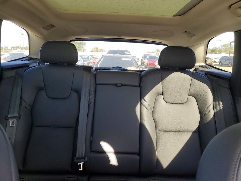 Volvo XC60 (2023) Auto na cestě - fotka 10 z 13