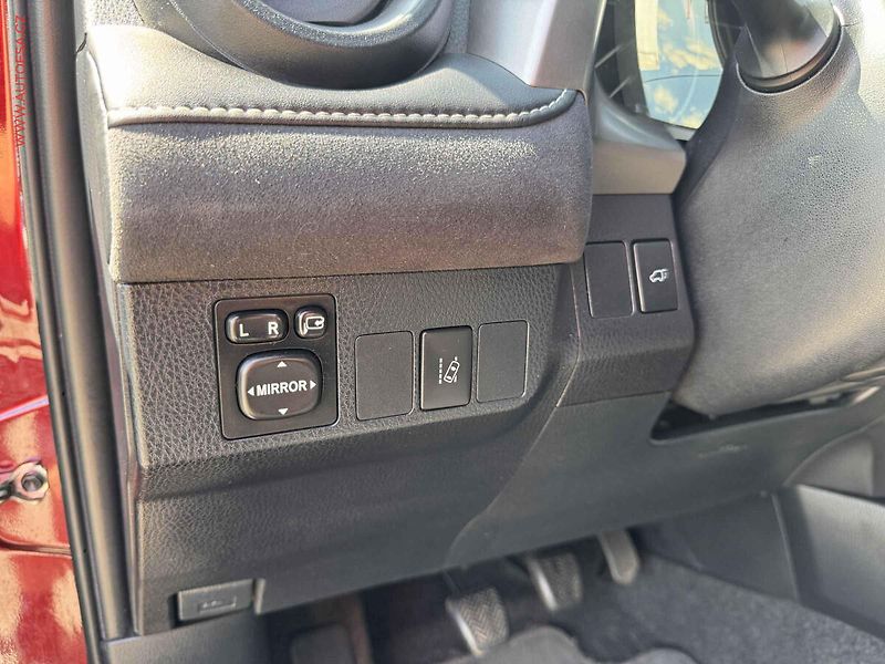 Toyota RAV4 (2016) 2.0 D-4D 4x4, ČR, AC, navi - fotka 12 z 15