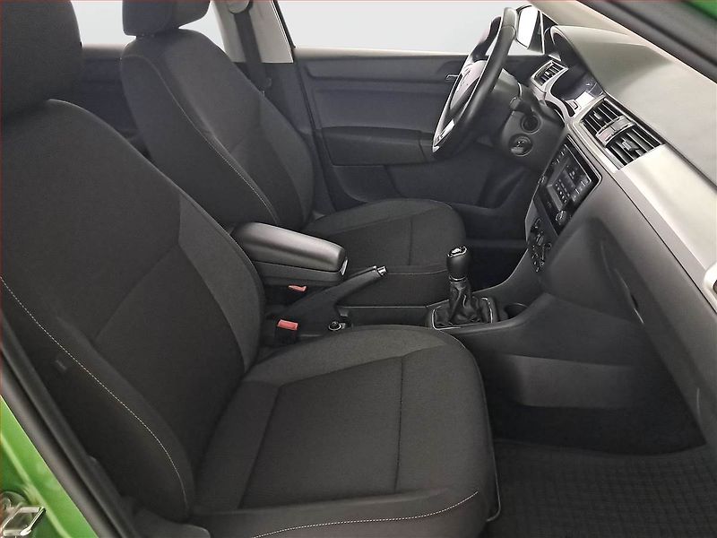 Škoda Rapid (2015) Spaceback 1.2 TSI - fotka 9 z 20