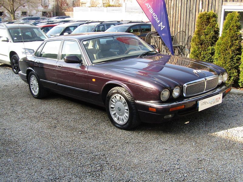 Jaguar XJ6 (1995) 3.2 R6 155kW  PLNĚ POJÍZDNÉ - fotka 7 z 35
