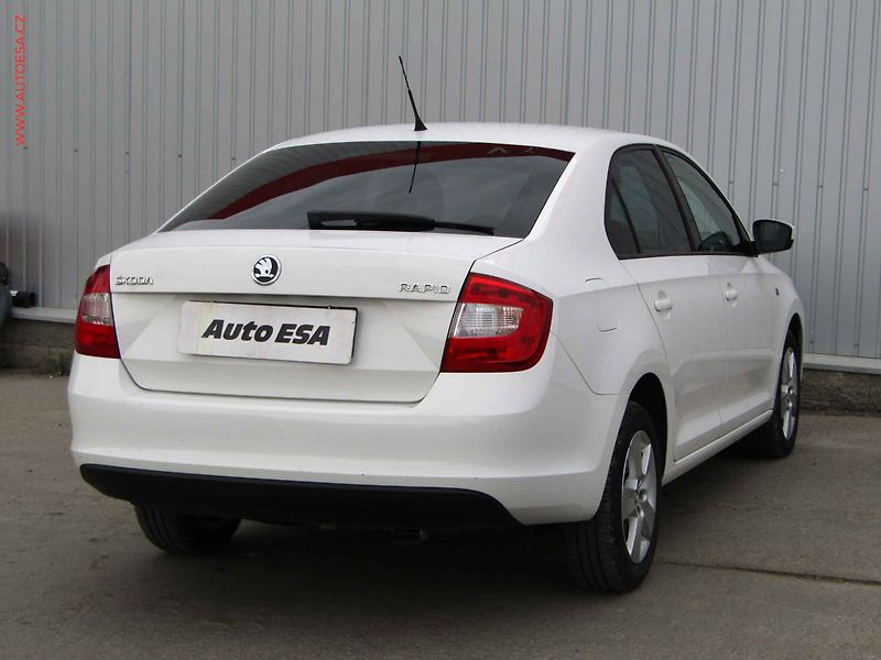 Škoda Rapid (2014) 1.6 TDi, ČR, AC, STK3/28 - fotka 4 z 15