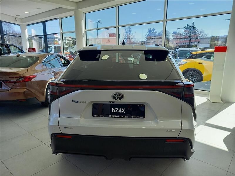 Toyota bZ4X Executive AWD - fotka 5 z 16
