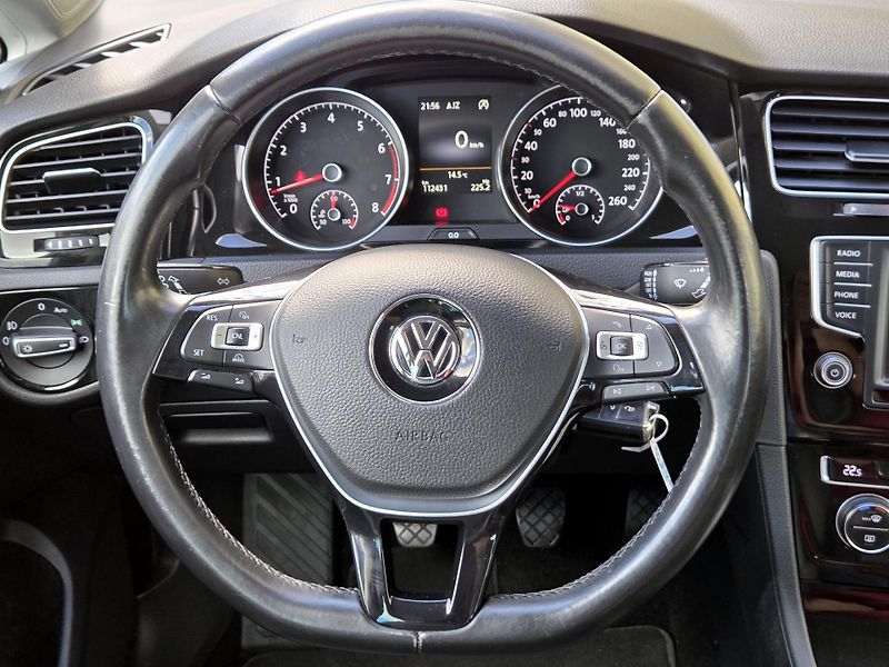 Volkswagen Golf 1,4TSi Highline 92kW, SERV.KN - fotka 39 z 44