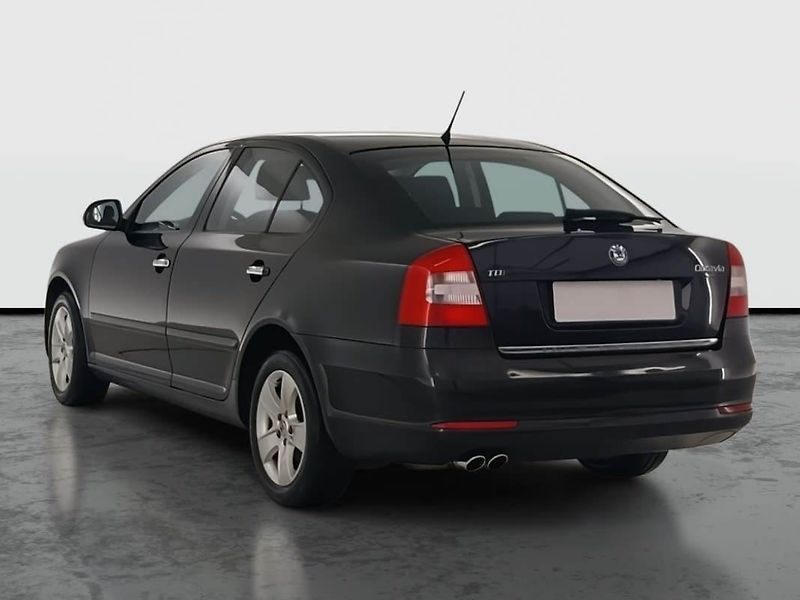Škoda Octavia (2011) Elegance 2.0 TDI, Tempomat - fotka 4 z 18