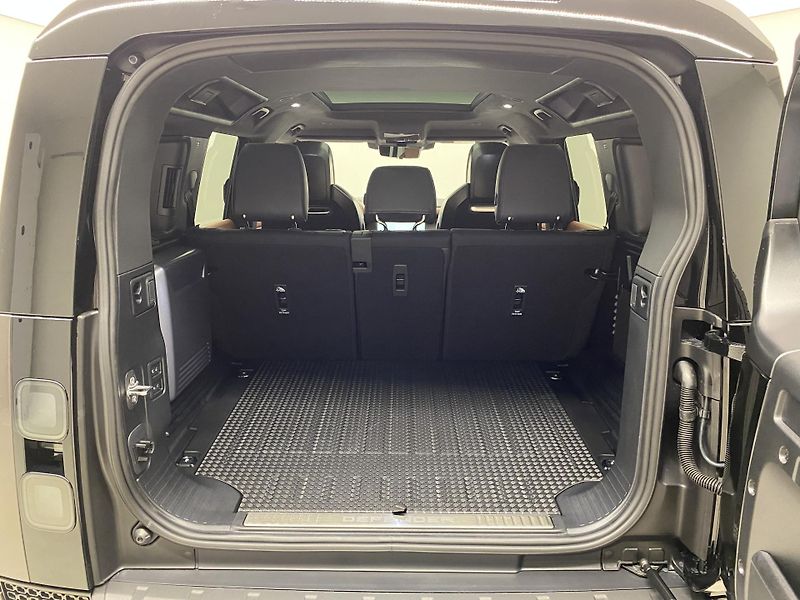 Land Rover Defender (2026) 110 P635 OCTA AWD AUT - fotka 5 z 56