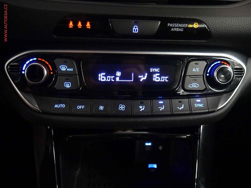 Hyundai i30 (2025) 1.5 T- GDI, 2.maj,ČR, LED - fotka 17 z 21