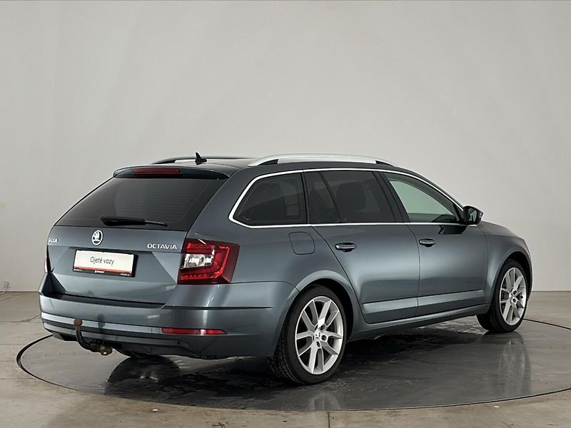 Škoda Octavia Style DSG - fotka 2 z 30