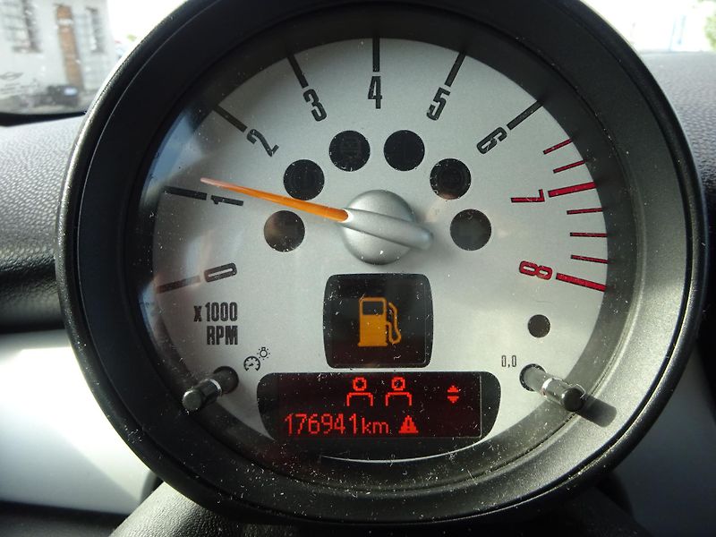 Mini One 1.6 72kW SERVIS POLOKŮŽE - fotka 12 z 26