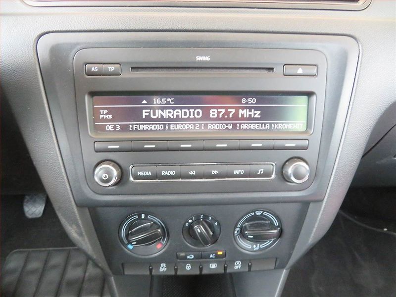 Škoda Rapid (2013) 1.2 TSI, Tempomat - fotka 12 z 15