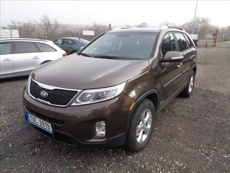 Kia Sorento 2,2 - fotka 3 z 19
