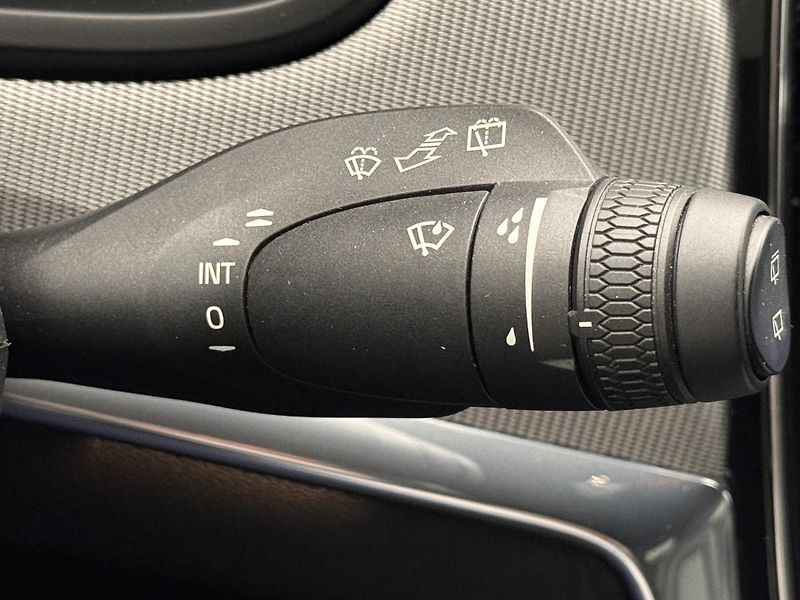 Volvo V90 B4 PLUS DARK AUT  - fotka 31 z 47
