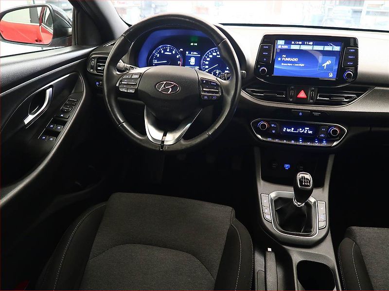 Hyundai i30 (2022) Style 1.5 T-GDI MHEV - fotka 7 z 16