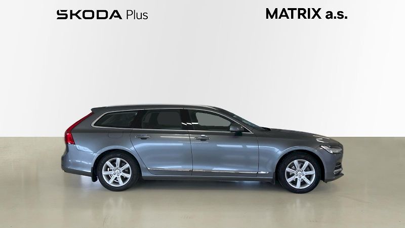 Volvo V90 (2018) Kombi Inscription 2.0 TDI 110k - fotka 10 z 38