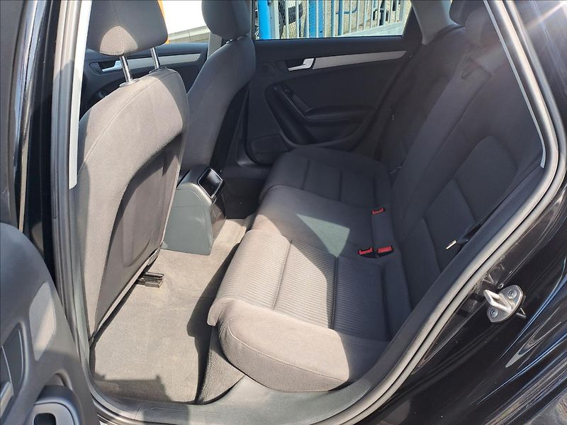 Audi A4 Avant 2,0 TDI KOUPENO CZ - fotka 6 z 12