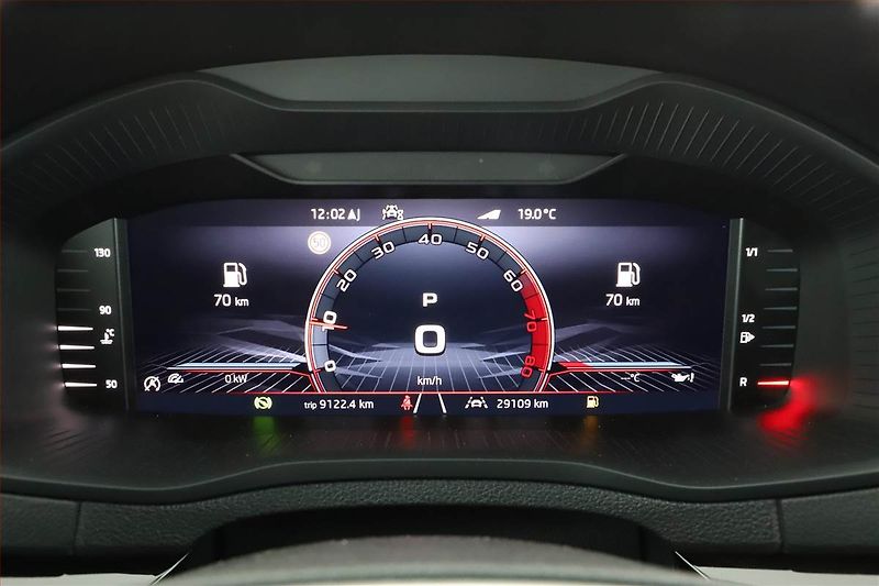 Škoda Karoq (2025) 1.5 TSI, Sportline, Navigace - fotka 9 z 17