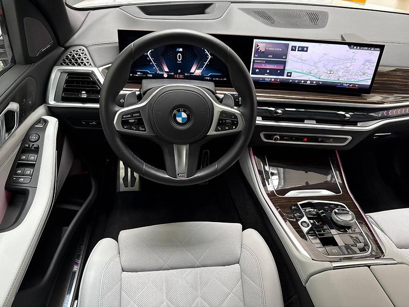BMW X5 3,0 210 kW xDrive30d - fotka 16 z 55