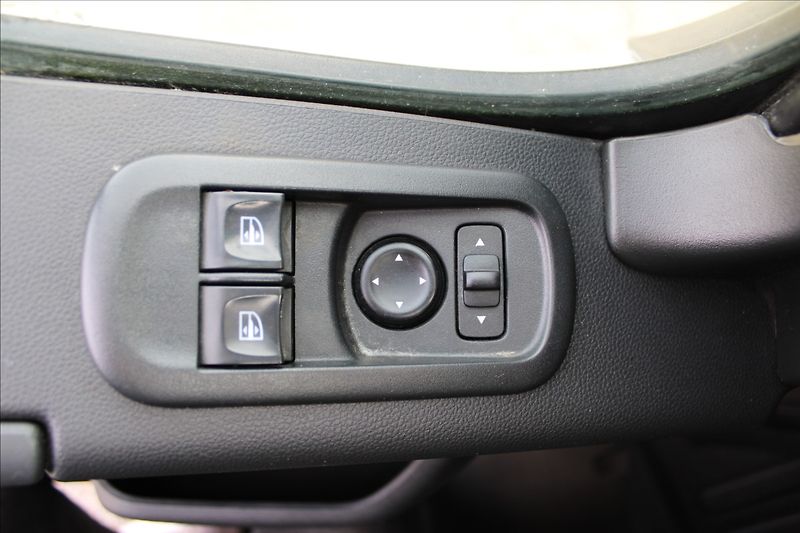 Renault Master 2,3 1. majitel CZ DPH - fotka 14 z 21